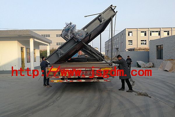 擋板門出庫,準備發往安徽