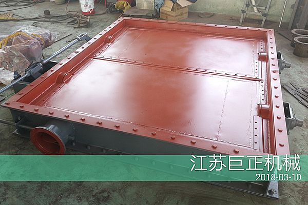 方形擋板門(寬9m)完工,準(zhǔn)備發(fā)貨